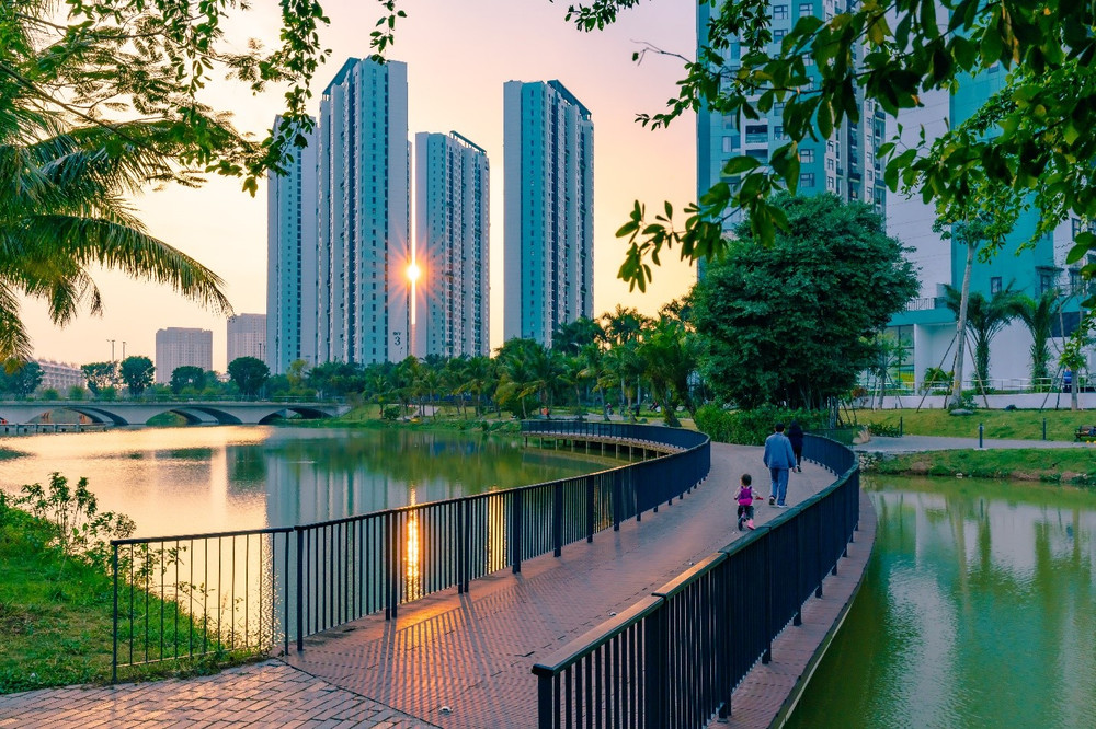 Ecopark là địa điểm tổ chức giải chạy lý tưởng với không gian xanh mát, rợp bóng cây